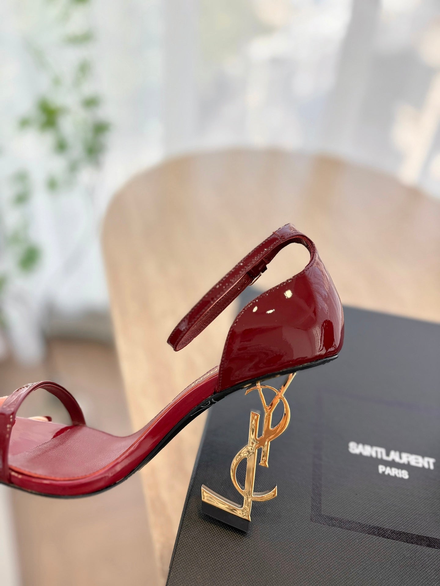LOUIS VUITTON CLASSIC HIGH HEELS 10 CM IN CRIMSON RED PATENT CALFSKIN