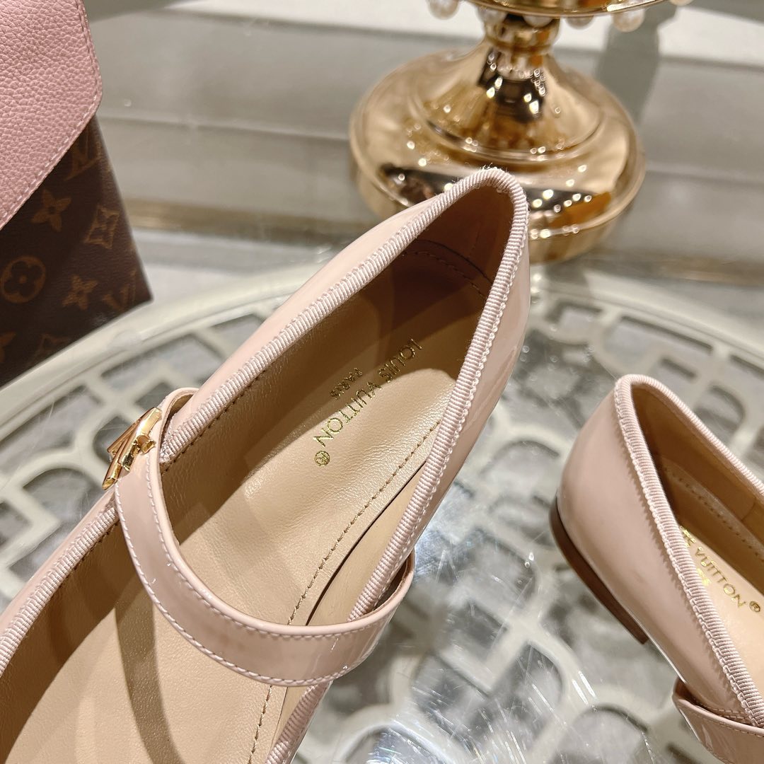 LOUIS VUITTON MARY JANE SHOES IN LIGHT PINK PATENT CALFSKIN