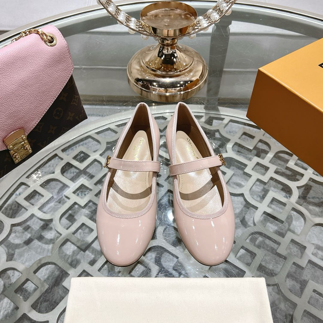 LOUIS VUITTON MARY JANE SHOES IN LIGHT PINK PATENT CALFSKIN