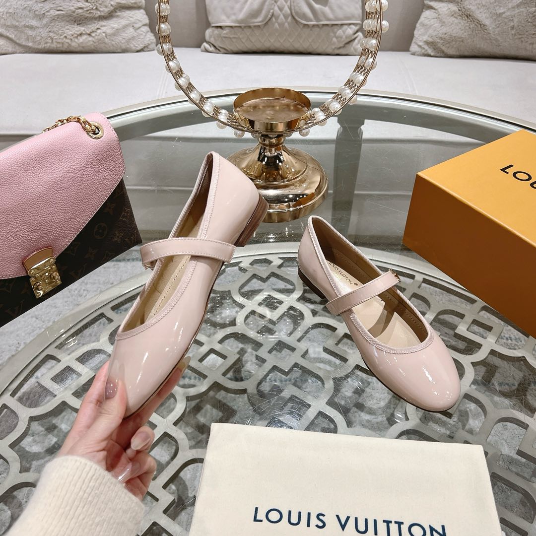 LOUIS VUITTON MARY JANE SHOES IN LIGHT PINK PATENT CALFSKIN