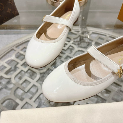 LOUIS VUITTON MARY JANE SHOES IN WHITE PATENT CALFSKIN
