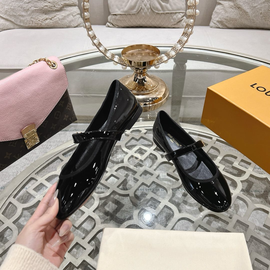 LOUIS VUITTON MARY JANE SHOES IN BLACK PATENT CALFSKIN