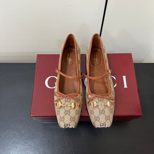 GUCCI MARY JANE 25S IN MINK BROWN CANVAS MIX LAMBSKIN WITH GOLD HARDWARE