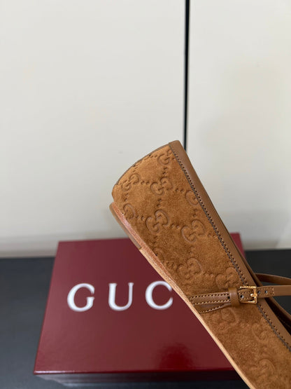 GUCCI MARY JANE 25S IN BROWN SUEDE WITH GOLD HARDWARE
