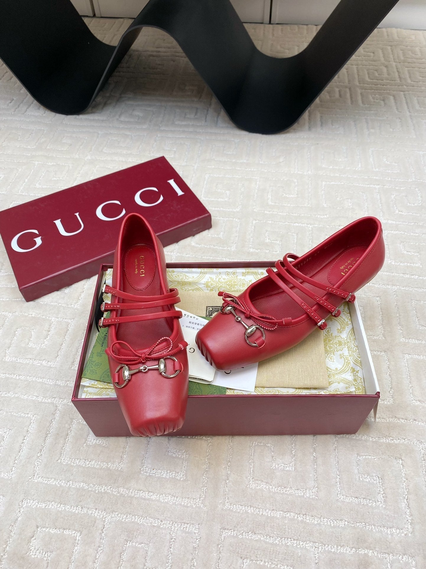 GUCCI BALLET FLAT CRIMSON HORIZONTAL STRAPS LAMBSKIN
