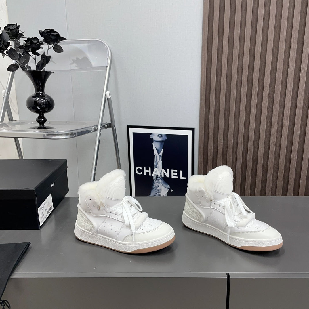 LOUIS VUITTON HIGH-TOP SNEAKERS IN WHITE CALFSKIN WITH FLEECE LINING