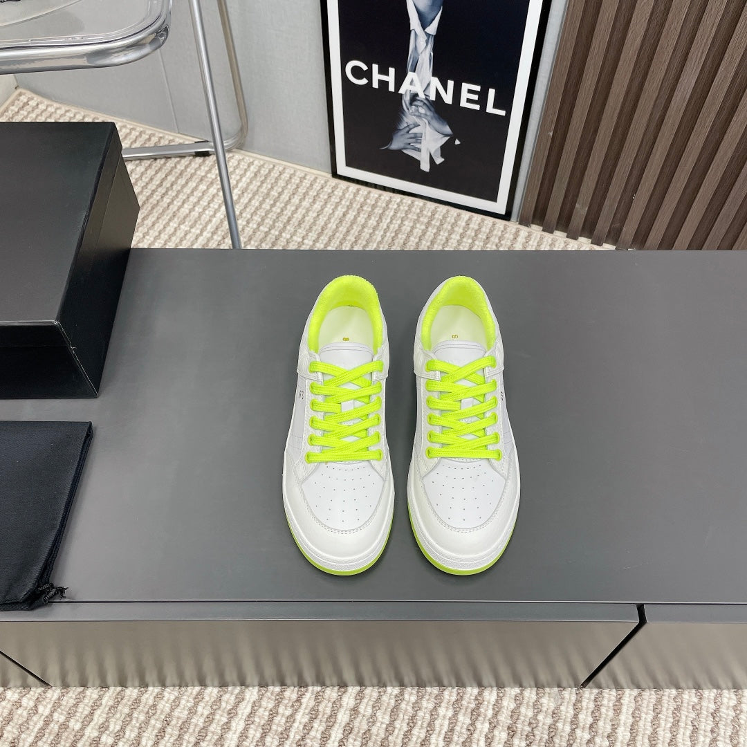LOUIS VUITTON SL/61 SNEAKERS IN WHITE MIX NEON YELLOW CALFSKIN