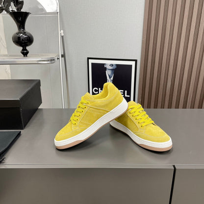 LOUIS VUITTON SL/61 SNEAKERS IN LIGHT YELLOW SUEDE