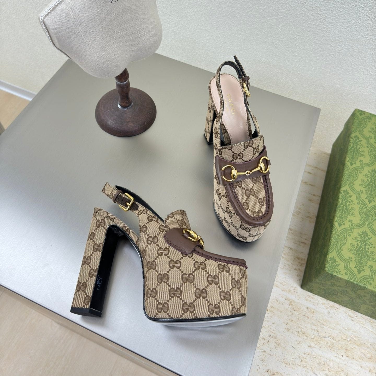 GUCCI WOMEN'S HORSEBIT PLATFORM LOAFER SLINGBACK IN TAN BEIGE CANVAS