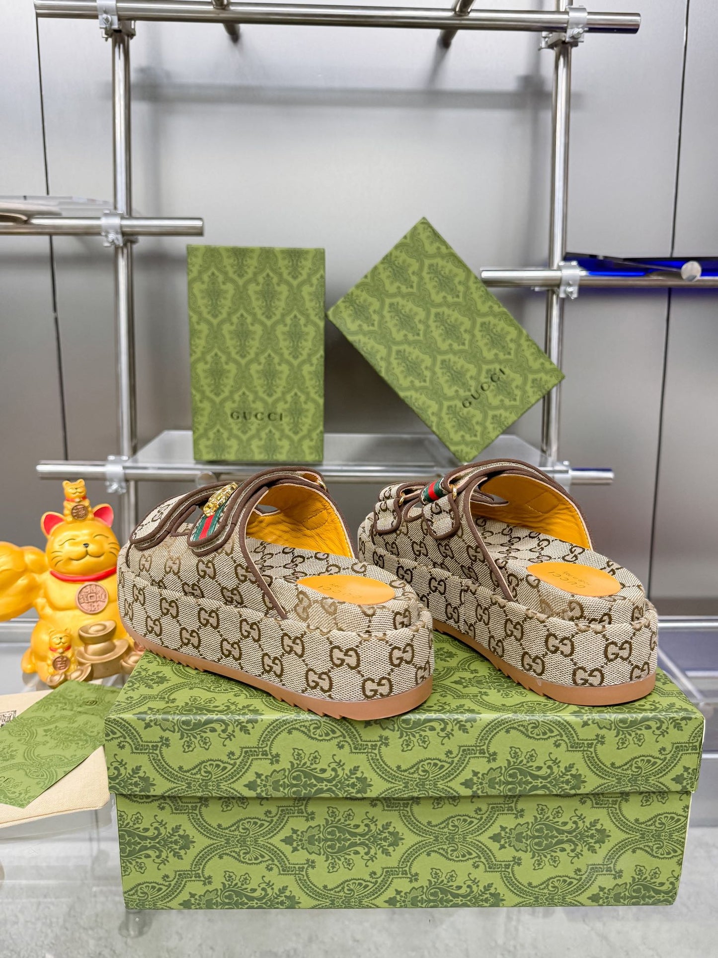 GUCCI SANDALS 22 IN BEIGE FABRIC WITH GOLD HARDWARE