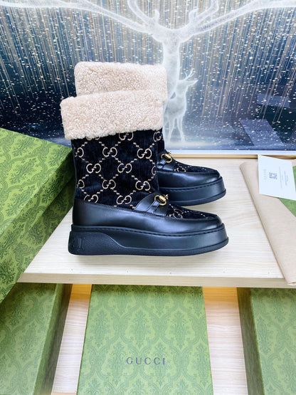 GUCCI HORSEBIT ANKLE BOOTS WITH MERINO TRIM IN BLACK VELVET AND CALFSKIN