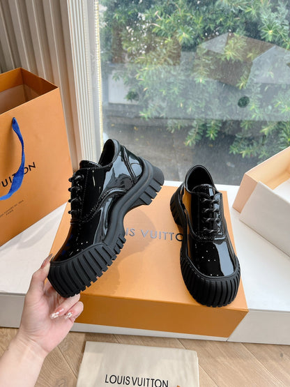 LOUIS VUITTON LV ARCHLIGHT SKATE SNEAKER IN BLACK GLOSSY CALFSKIN