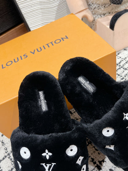LOUIS VUITTON SLIPPER IN BLACK WOOL