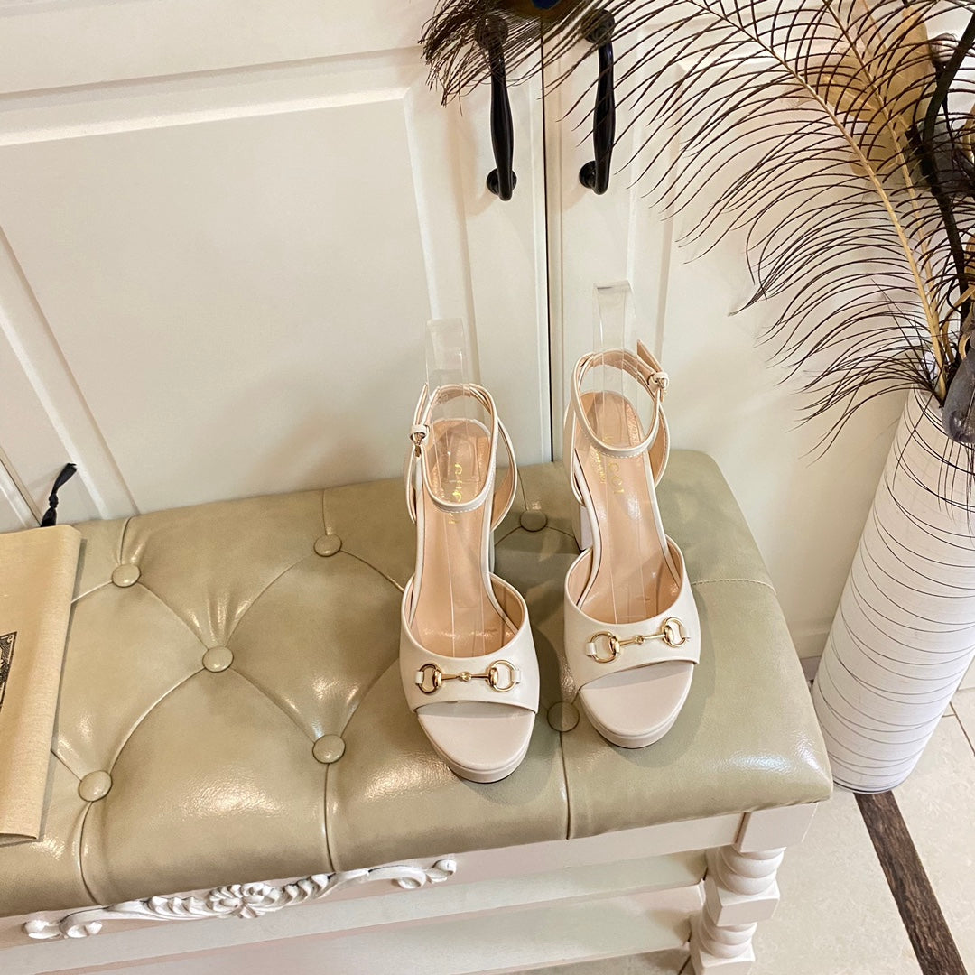 GUCCI HORSEBIT PLATFORM SANDAL IN WHITE SHEEPSKIN