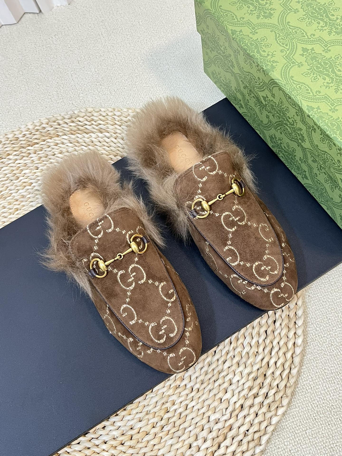 GUCCI HORSEBIT MULE IN COCOA BROWN MONOGRAM VELVET AND LAMB WOOL LINING