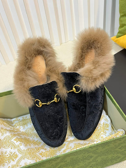 GUCCI HORSEBIT MULE IN BLACK MONOGRAM VELVET AND LAMB WOOL LINING