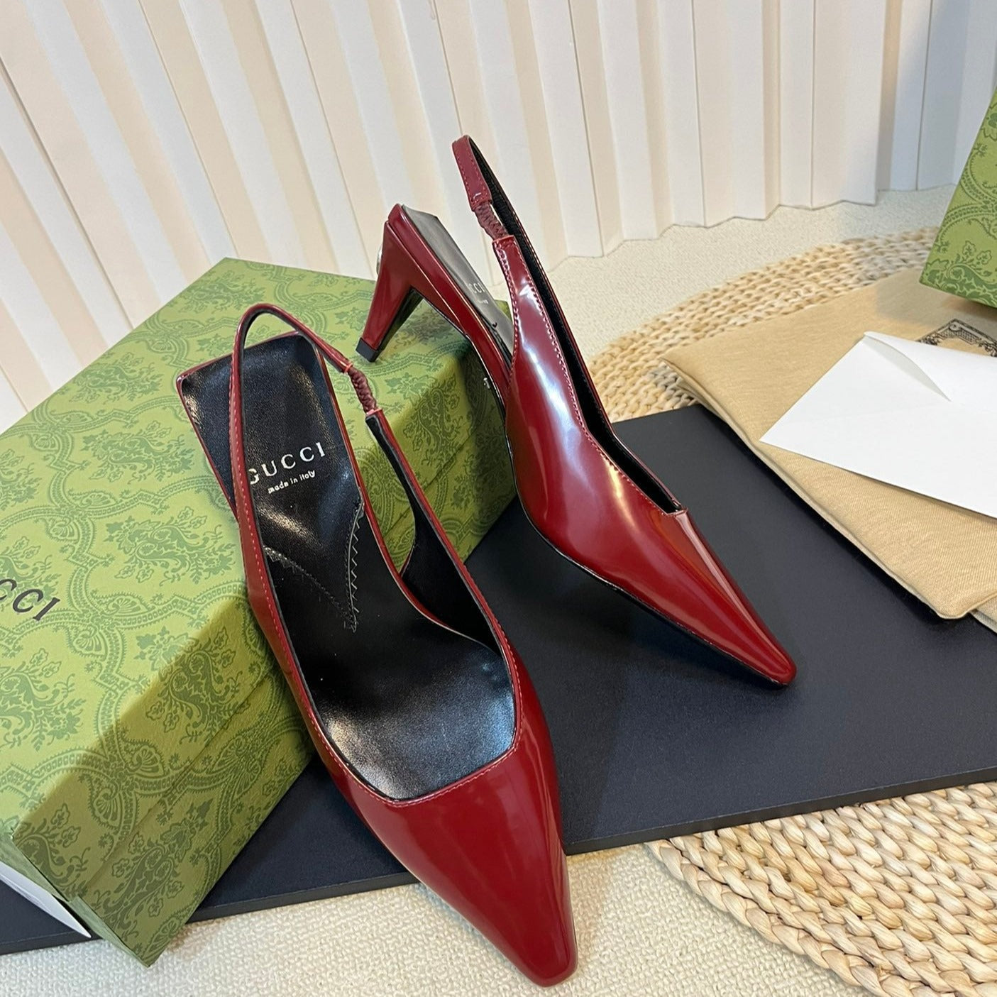 GUCCI Women's G plain leather Logo Slingbacks Currant Red