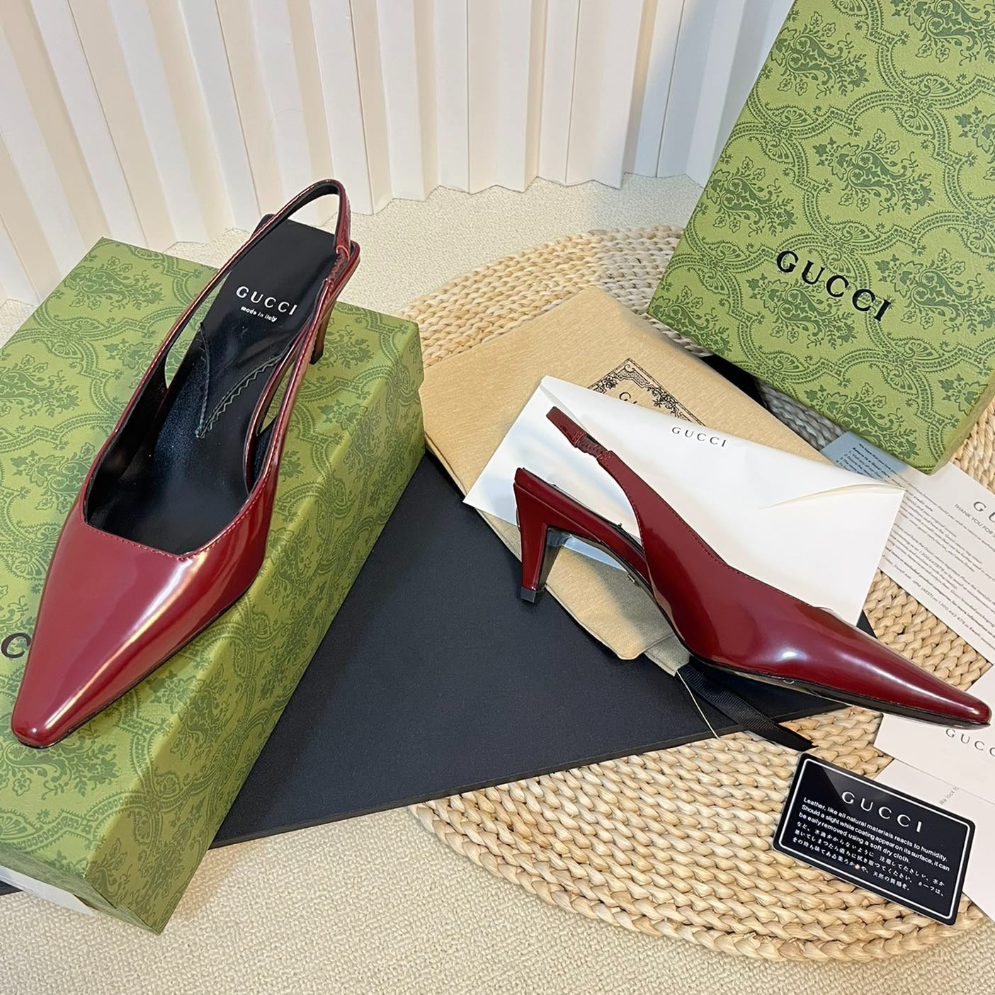 GUCCI Women's G plain leather Logo Slingbacks Currant Red