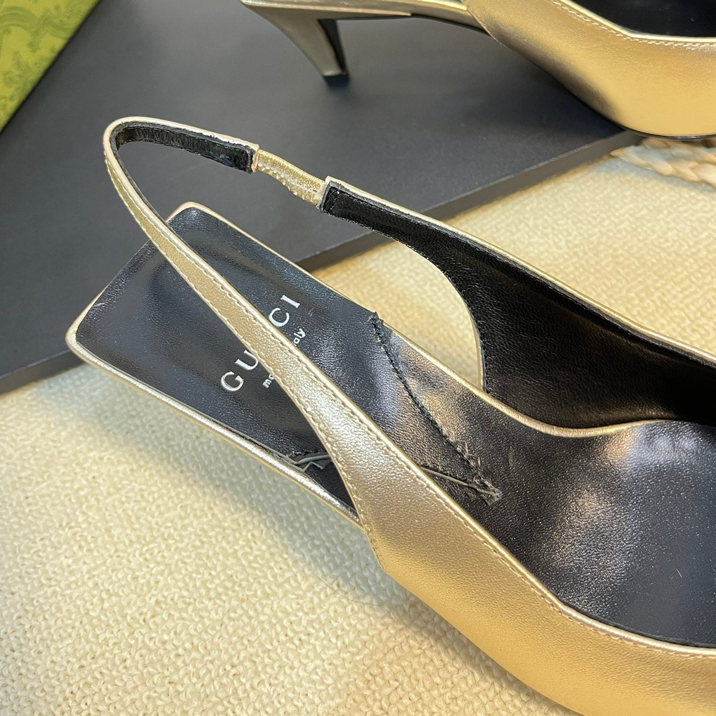 GUCCI Women's G plain leather logo Slingbacks Golden