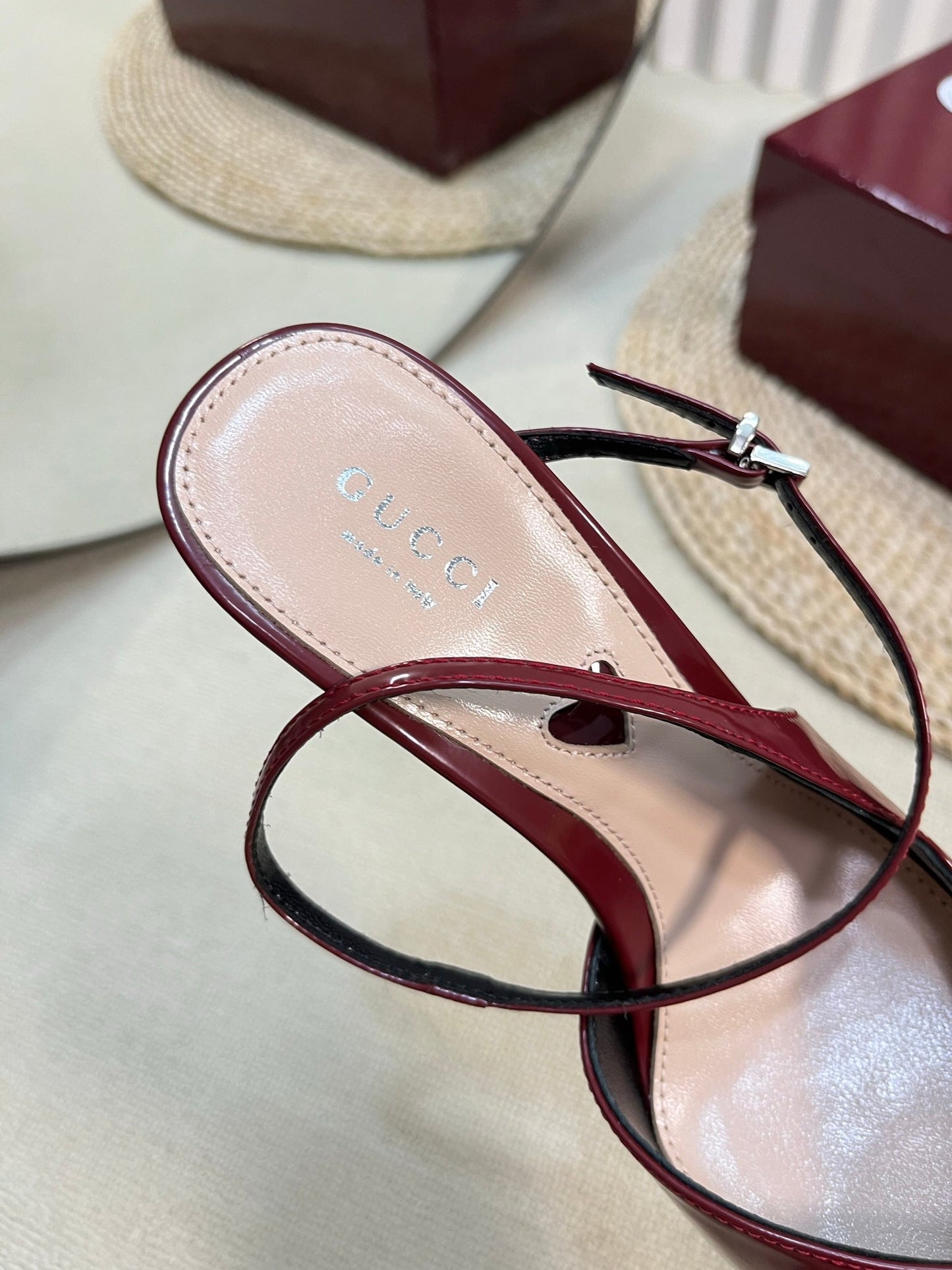 GUCCI HIGH SLINGBACK PUMP 10 CM IN CHERRY RED GLOSSY CALFSKIN