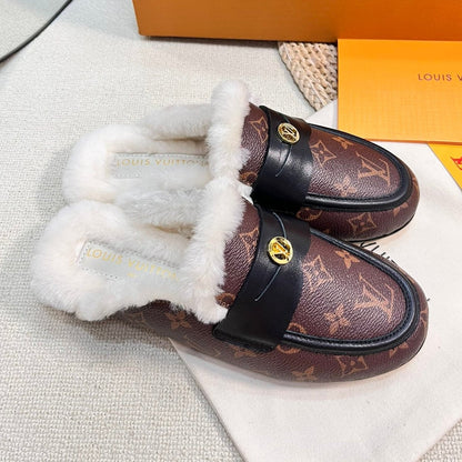 LOUIS VUITTON FLAT MULE IN CHESTNUT BROWN MONOGRAM CALFSKIN AND SHEARLING LINING