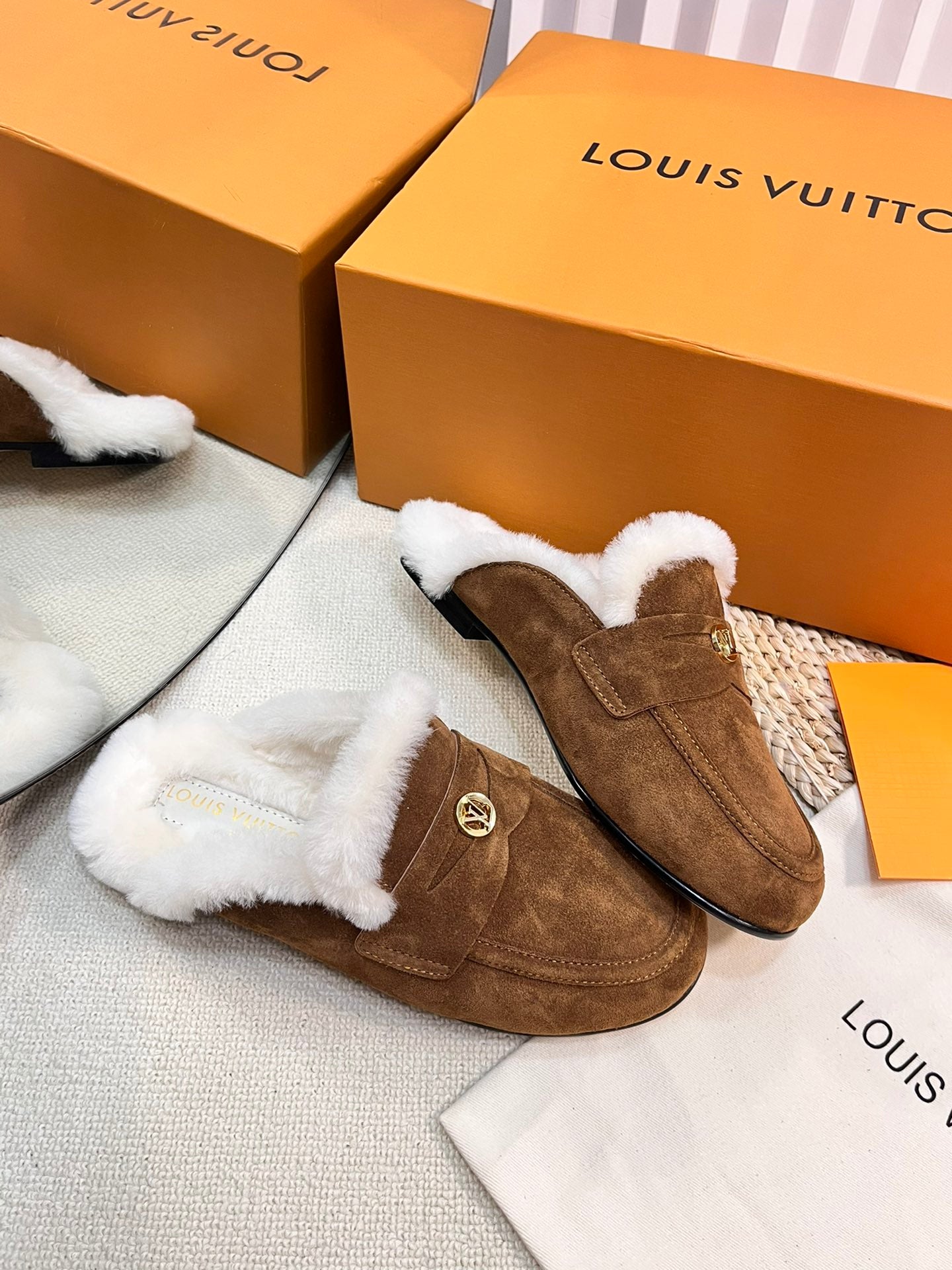 LOUIS VUITTON LV COSY FLAT COMFORT CLOG IN RUSSET BROWN SUEDE AND SHEARLING LINING
