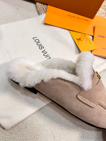 LOUIS VUITTON LV COSY FLAT COMFORT CLOG IN MEDIUM BROWN SUEDE AND SHEARLING LINING