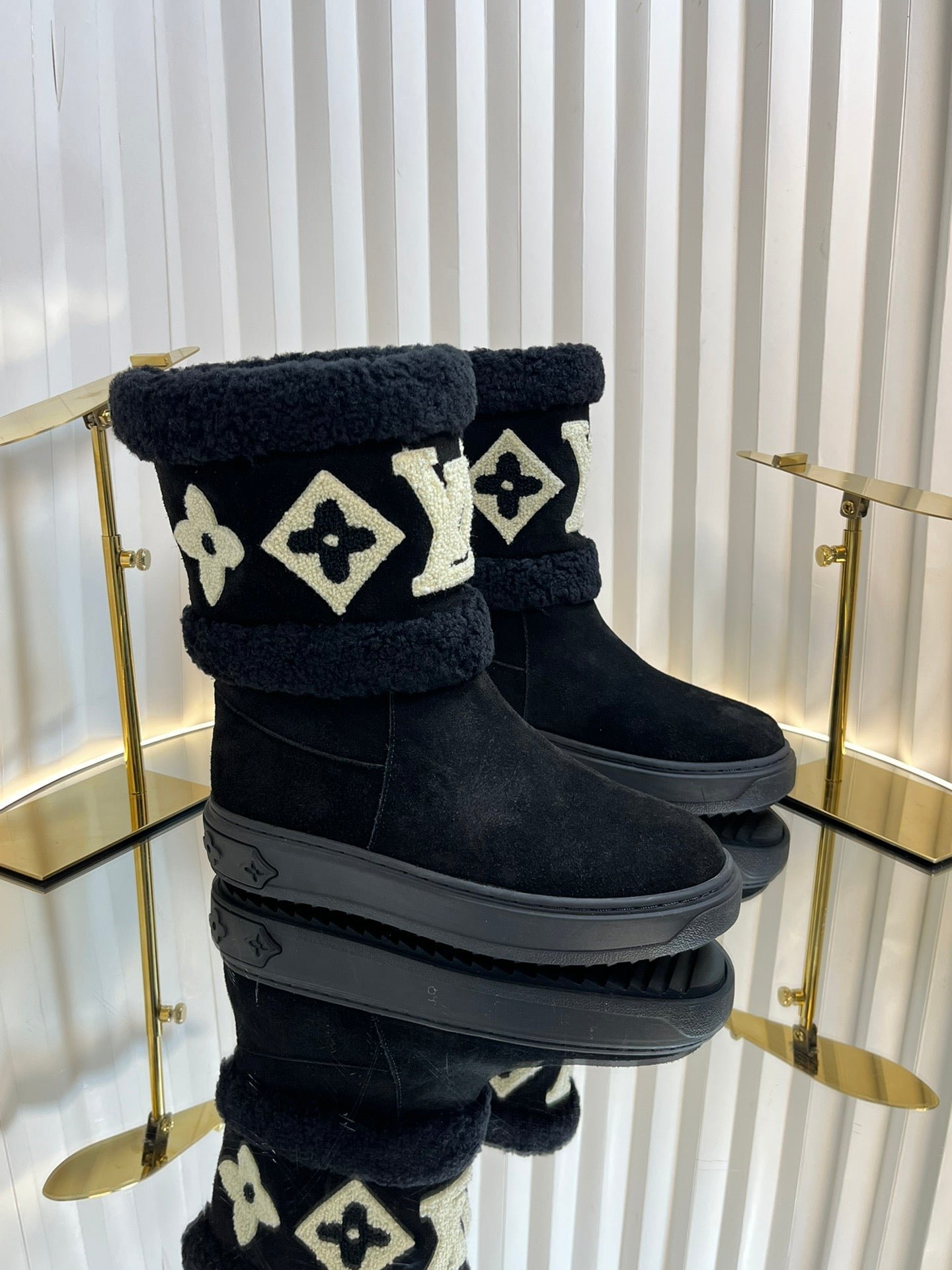 LOUIS VUITTON SNOWDROP FLAT ANKLE BOOTS IN BLACK SUEDE