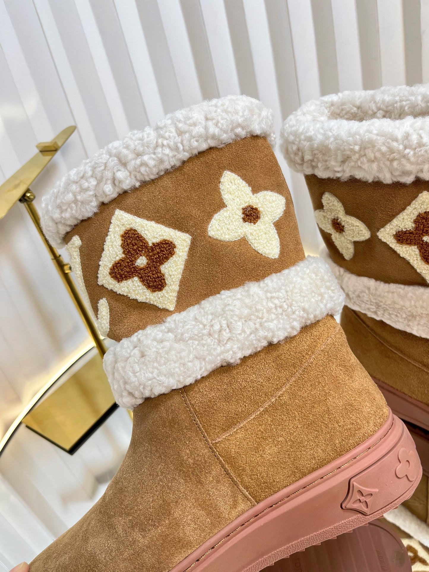LOUIS VUITTON SNOWDROP FLAT ANKLE BOOTS IN CIDER BROWN SUEDE
