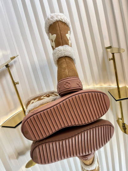 LOUIS VUITTON SNOWDROP FLAT ANKLE BOOTS IN CIDER BROWN SUEDE