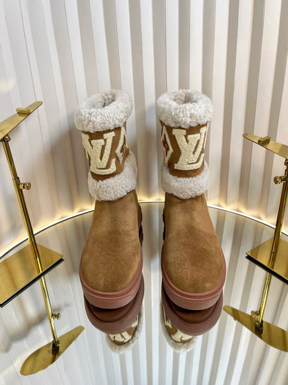 LOUIS VUITTON SNOWDROP FLAT ANKLE BOOTS IN CIDER BROWN SUEDE