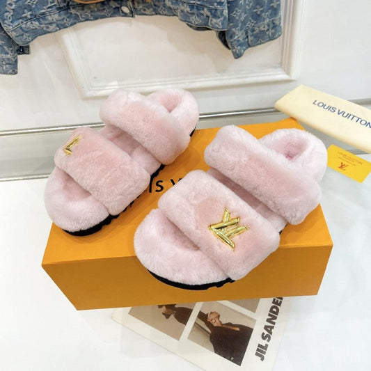LOUIS VUITTON HALF MULE SLIPPERS IN LIGHT PINK FLEECE FEATURING METALLIC LOGO