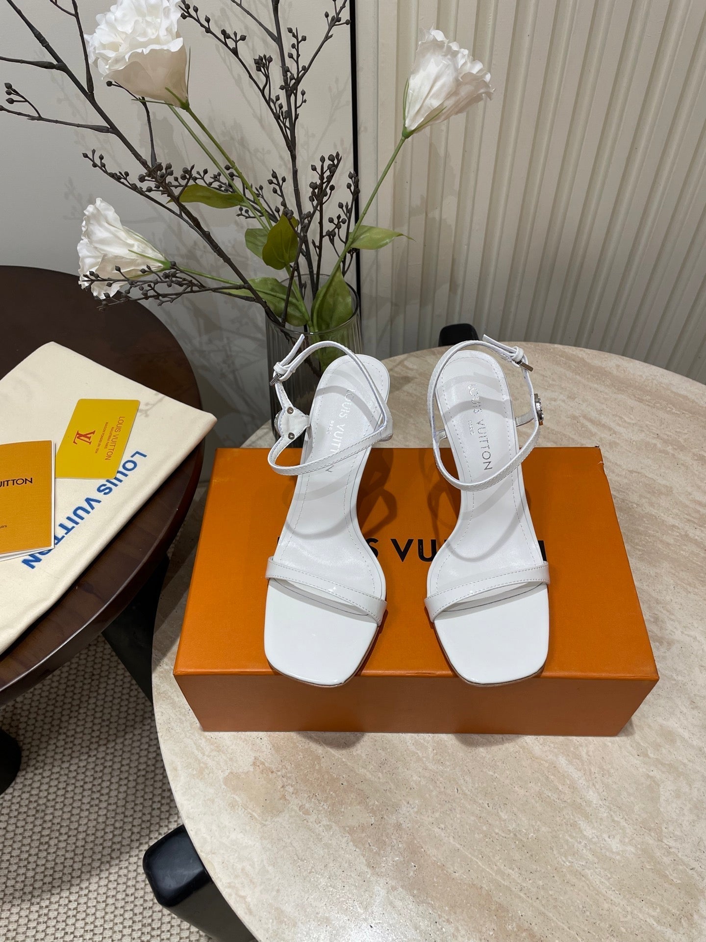 LOUIS VUITTON 6AM HIGH SANDAL 95 MM IN WHITE PATENT LAMBSKIN