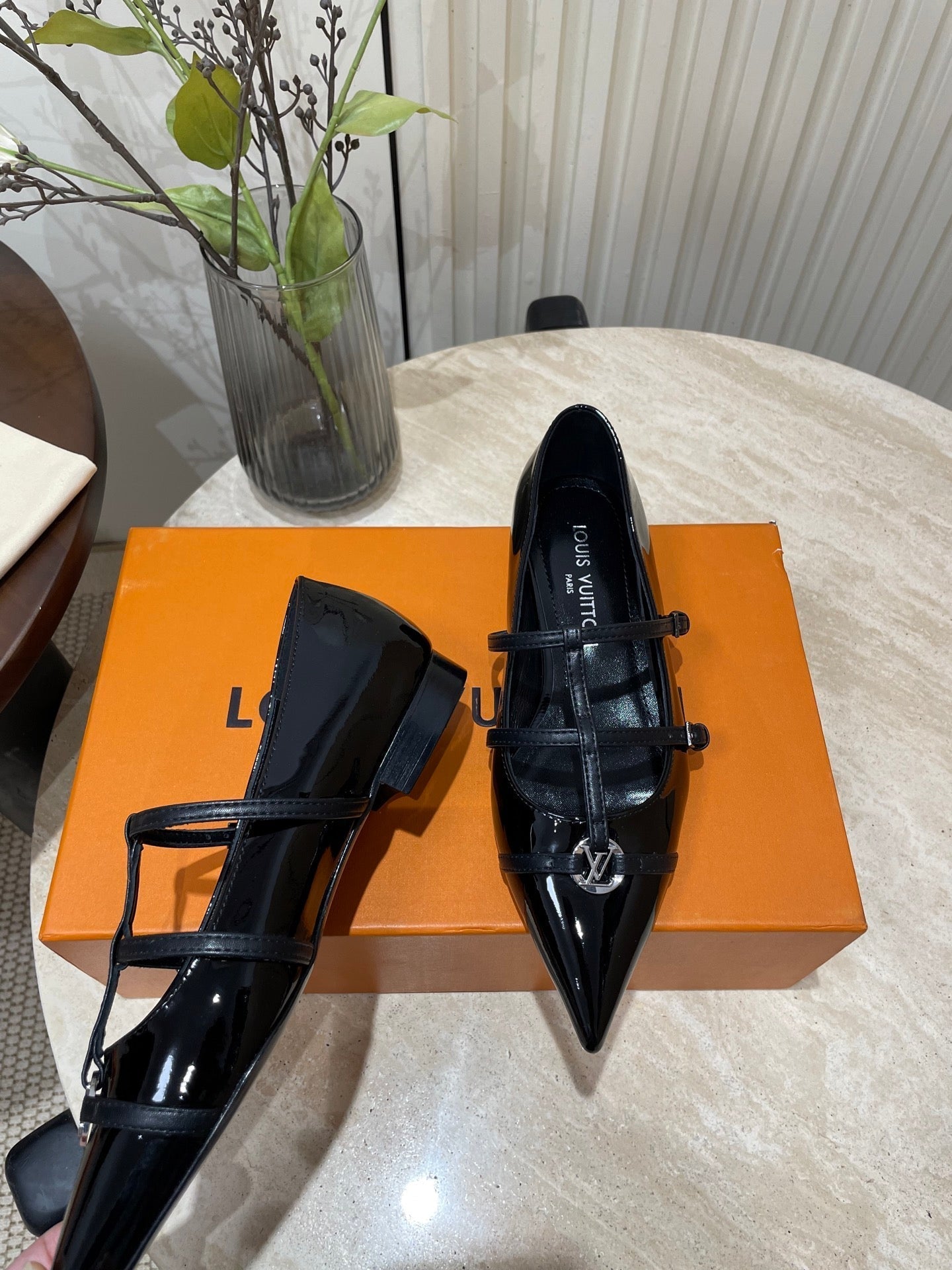 LOUIS VUITTON POINTED-TOE TRIPLE-STRAP BALLET FLAT IN BLACK PATENT CALFSKIN