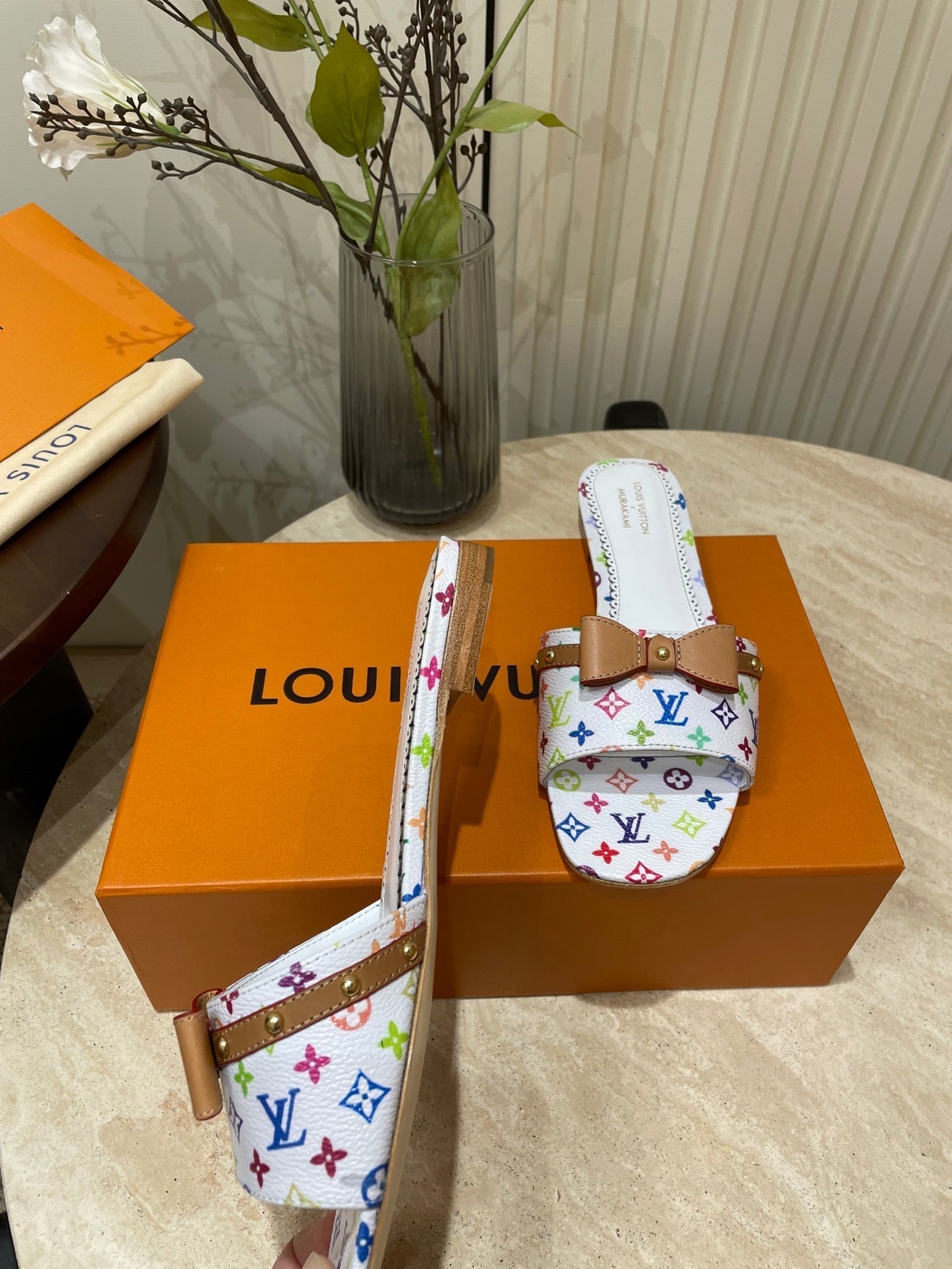 LOUIS VUITTON FLAT MULES IN WHITE MONOGRAM LAMBSKIN