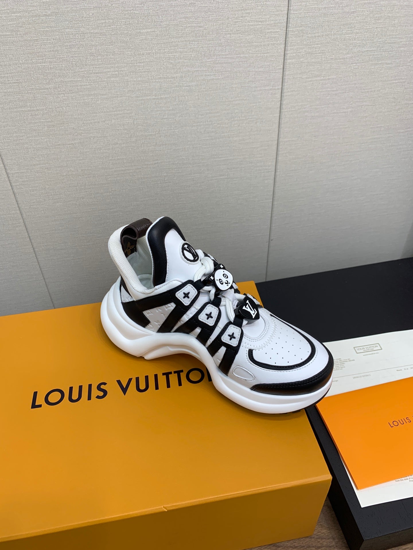 LOUIS VUITTON LV ARCHLIGHT SNEAKER BLACK MIX WHITE