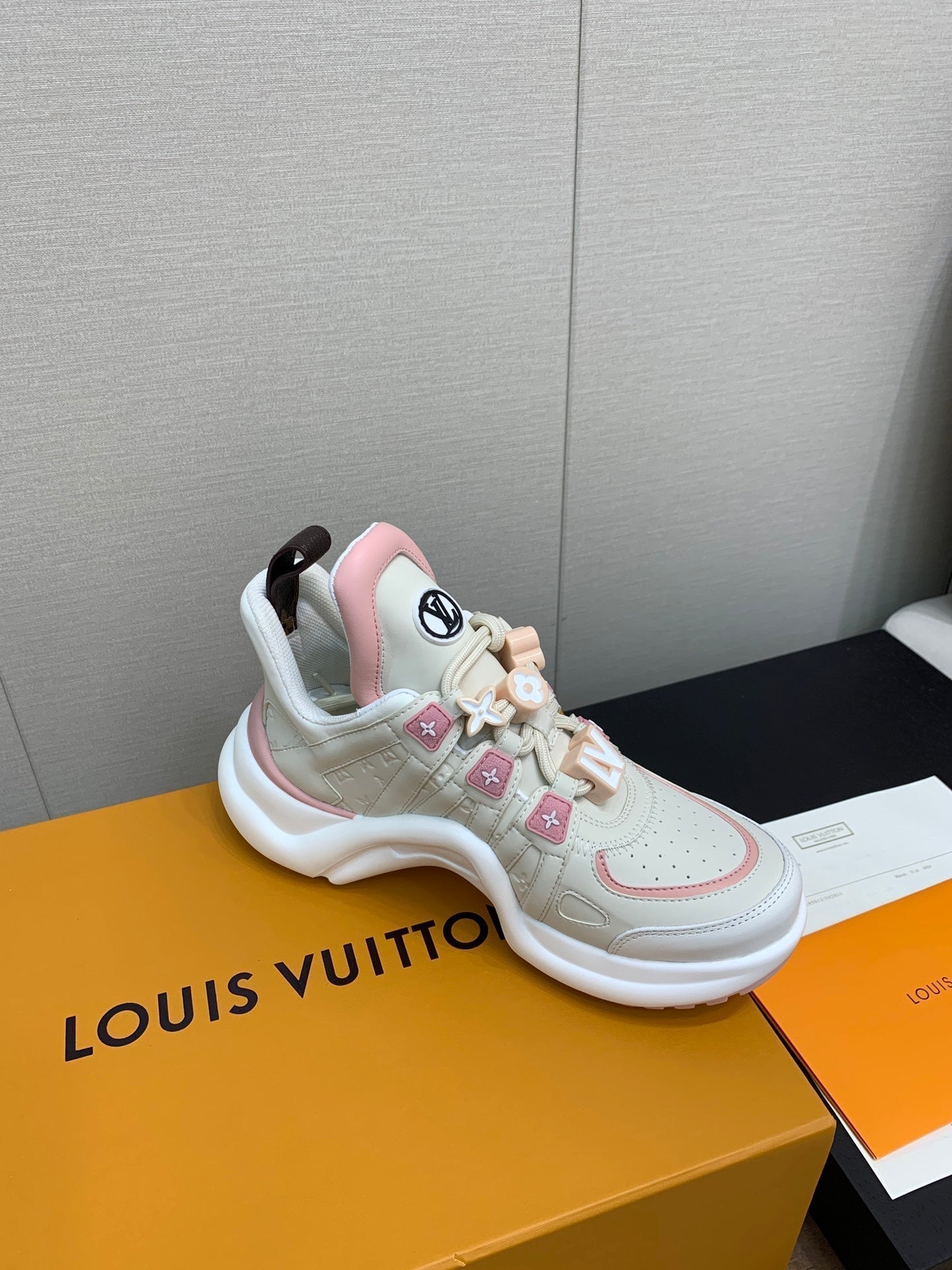LOUIS VUITTON LV ARCHLIGHT SNEAKER BEIGE MIX LIGHT PINK
