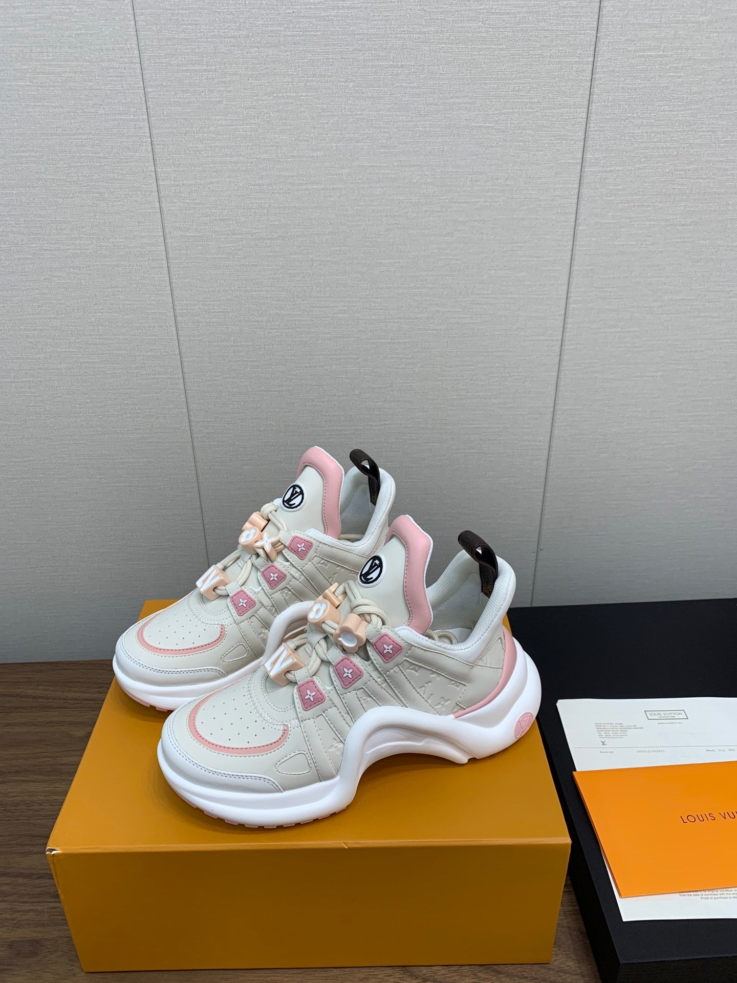 LOUIS VUITTON LV ARCHLIGHT SNEAKER BEIGE MIX LIGHT PINK