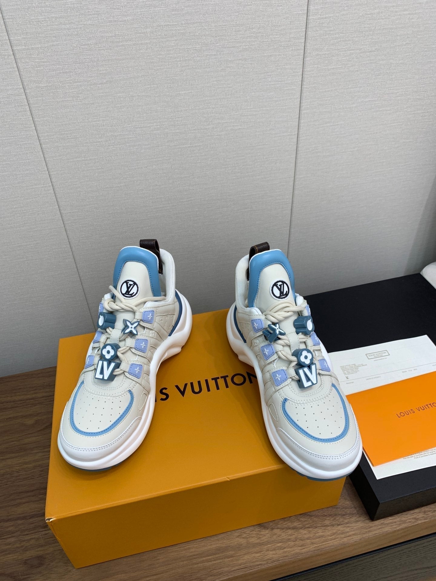 LOUIS VUITTON LV ARCHLIGHT SNEAKER BEIGE MIX COBALT BLUE CALFSKIN