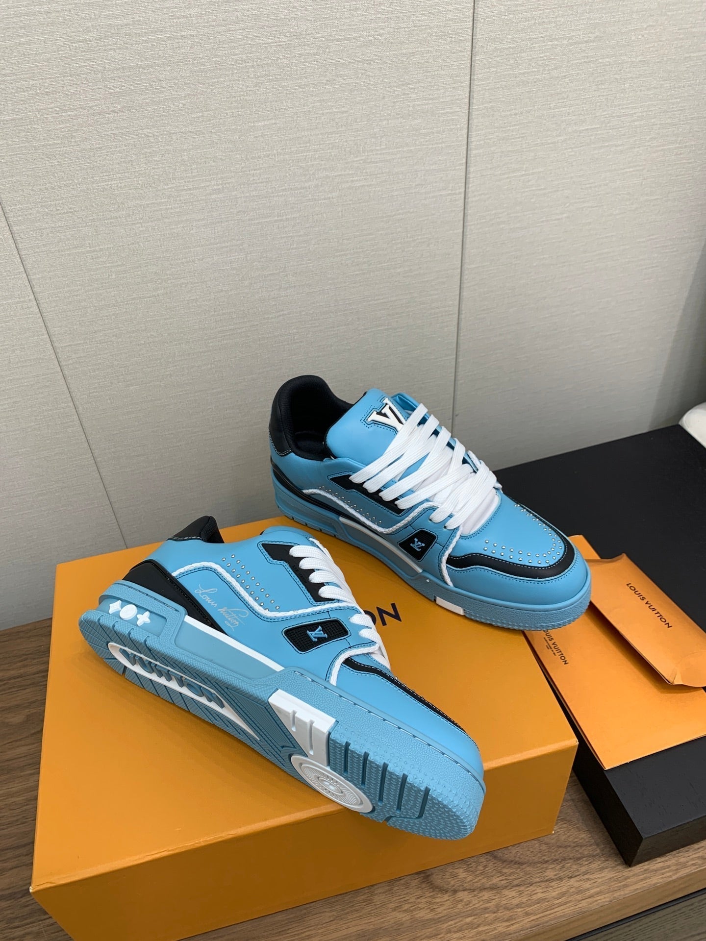 LOUIS VUITTON LV WOMEN'S TRAINER IN CERULEAN BLUE CALFSKIN