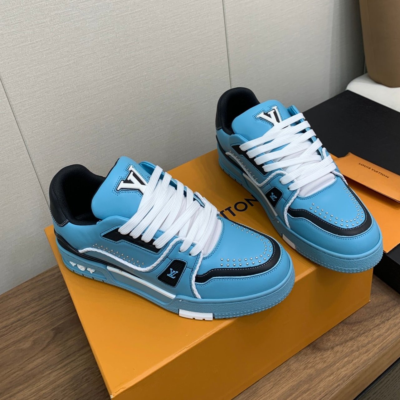 LOUIS VUITTON LV WOMEN'S TRAINER IN CERULEAN BLUE CALFSKIN