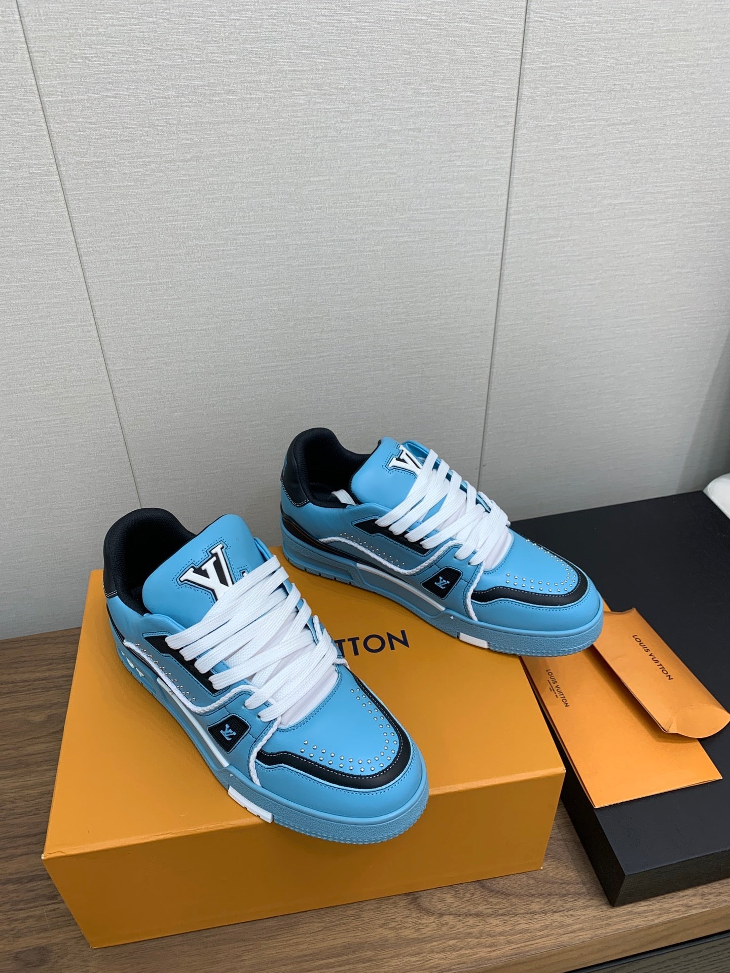 LOUIS VUITTON LV WOMEN'S TRAINER IN CERULEAN BLUE CALFSKIN