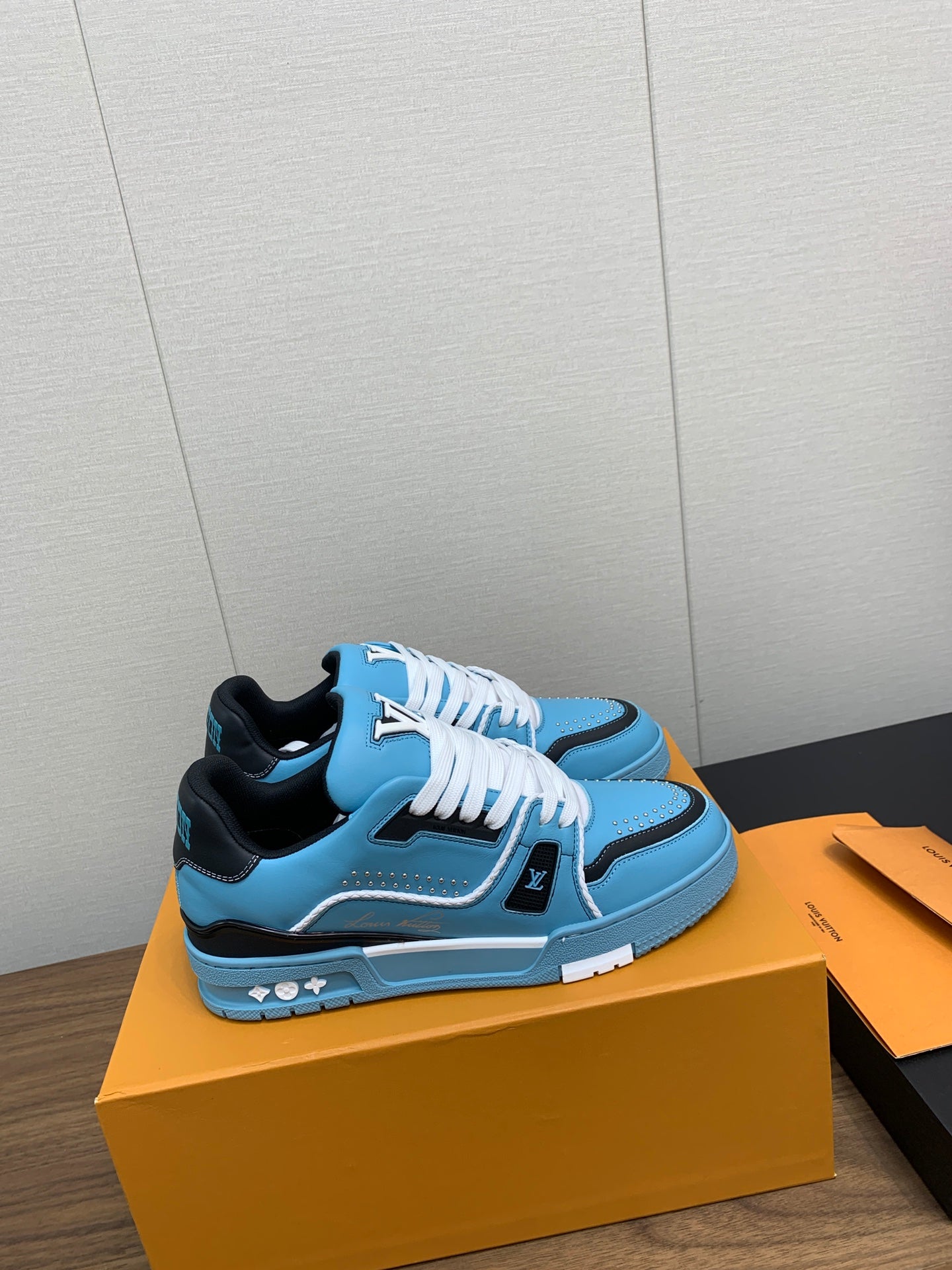 LOUIS VUITTON LV WOMEN'S TRAINER IN CERULEAN BLUE CALFSKIN