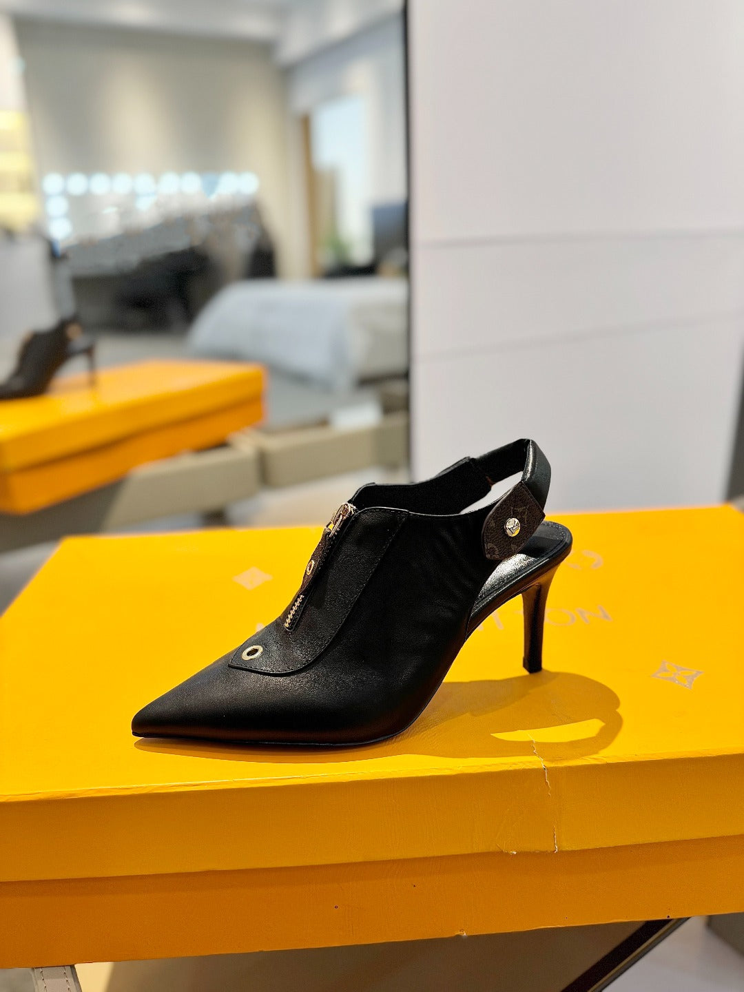 LOUIS VUITTON ALLURE HIGH 8 CM SLINGBACK IN BLACK CALFSKIN