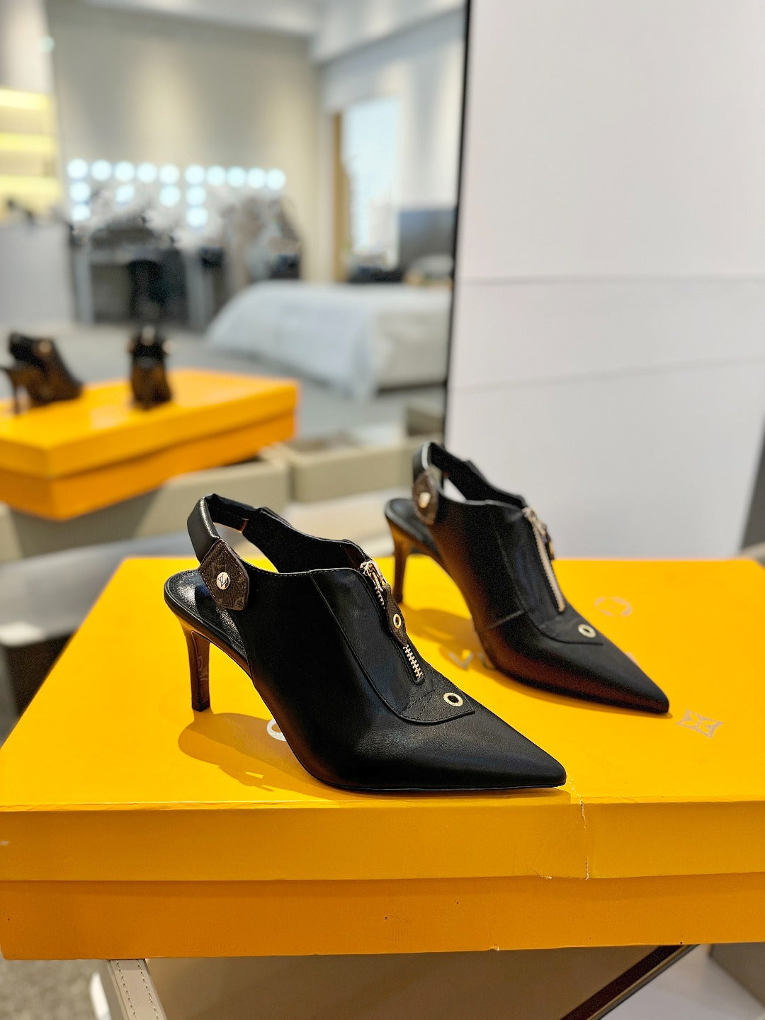 LOUIS VUITTON ALLURE HIGH 8 CM SLINGBACK IN BLACK CALFSKIN