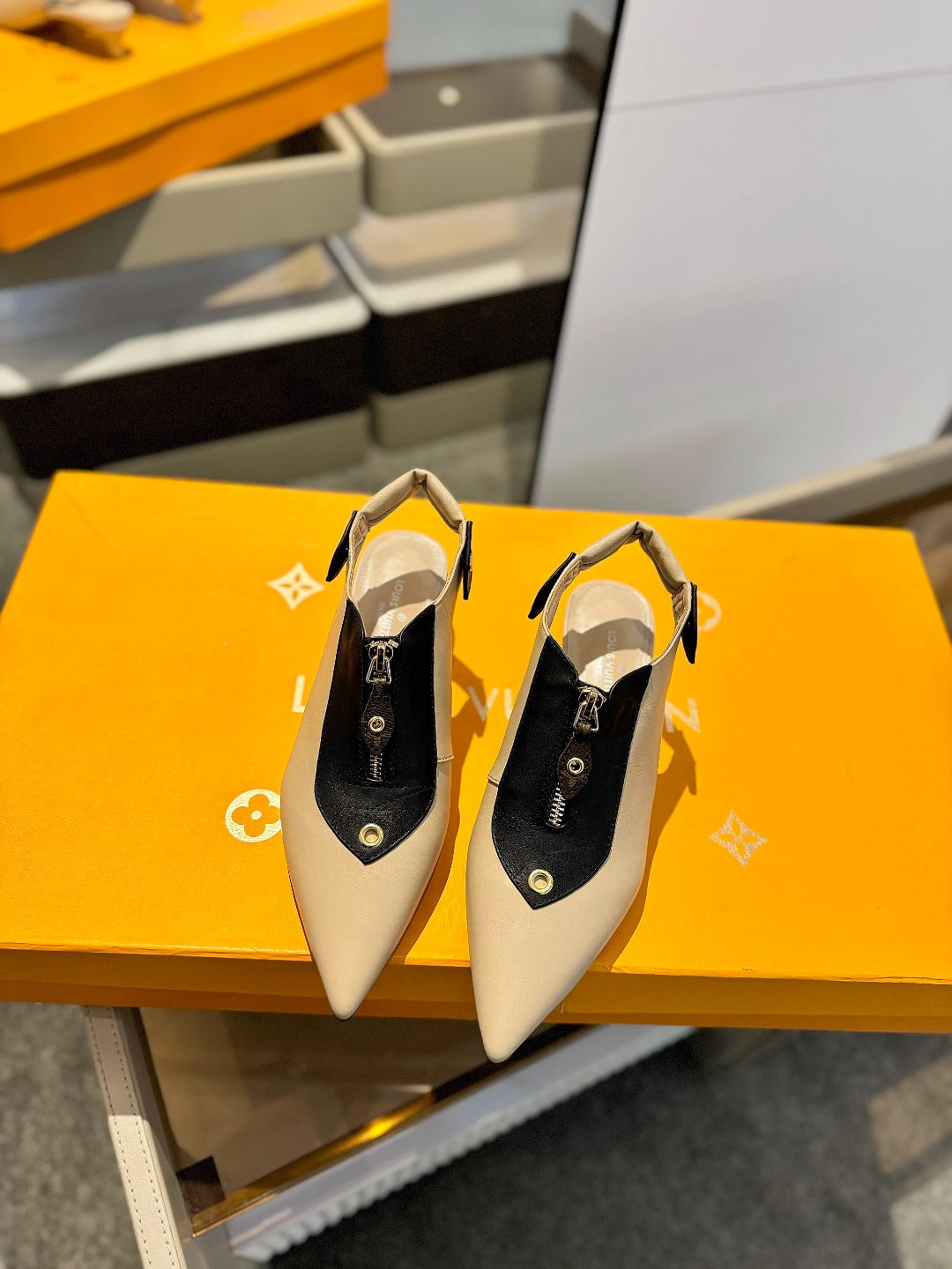 LOUIS VUITTON ALLURE HIGH 4.5 CM SLINGBACK IN SAND BROWN MIX BLACK CALFSKIN