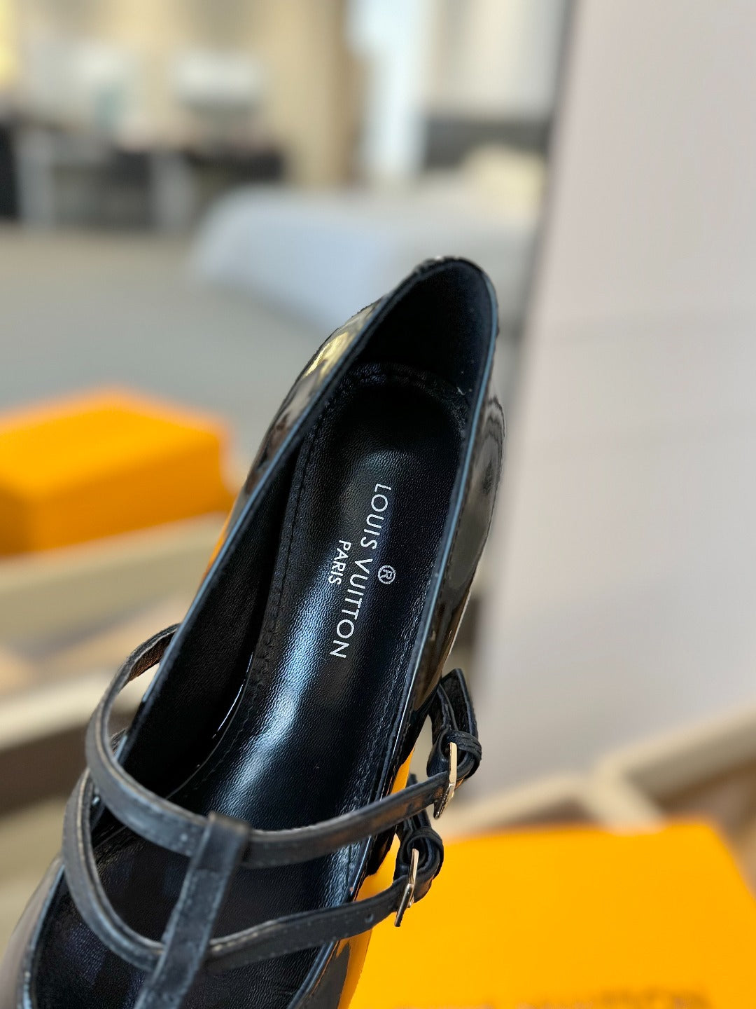 LOUIS VUITTON HIGH PUMP 5 CM TRIPLE-STRAP IN BLACK PATENT CALFSKIN
