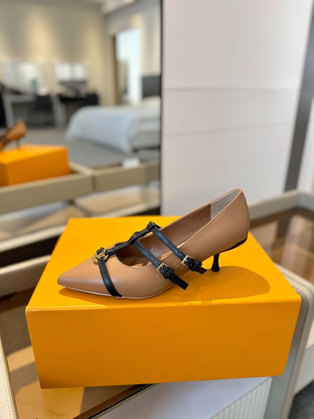 LOUIS VUITTON HIGH PUMP 5 CM TRIPLE-STRAP IN CIDER BROWN CALFSKIN WITH BLACK STRAP