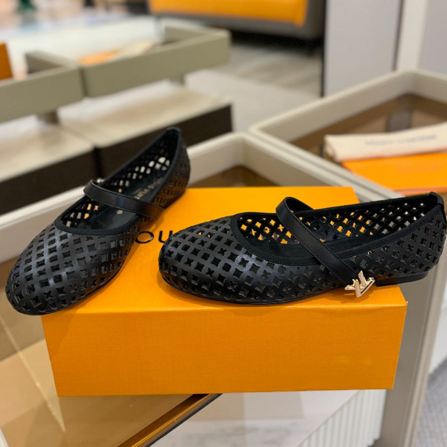 LOUIS VUITTON ROMY FLAT BALLERINA IN BLACK MESH CALFSKIN