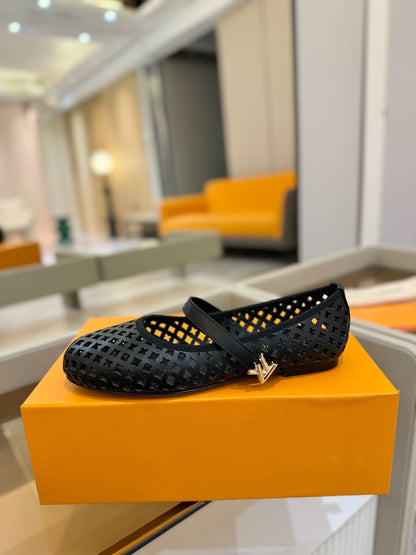 LOUIS VUITTON ROMY FLAT BALLERINA IN BLACK MESH CALFSKIN